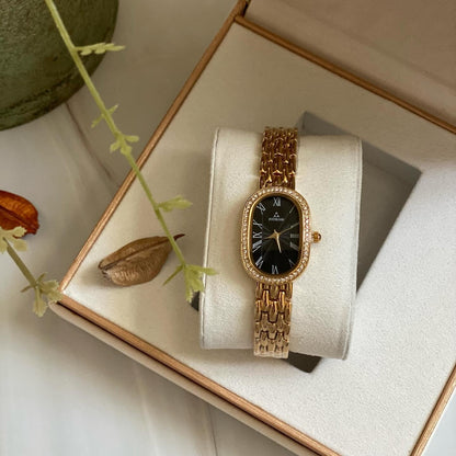 Elegant Gold-Plated Women's Wrist Watch with Roman Dial – Stylish Luxury Bracelet fake Watch for Girls