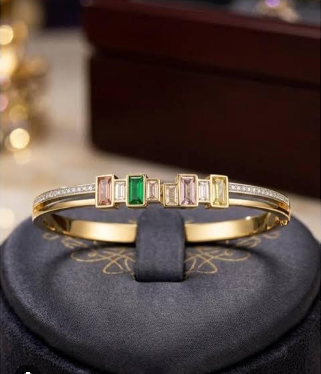 Elegant Gold-Tone Crystal Tennis Bracelet for Women – Sparkling CZ Bangle Jewelry